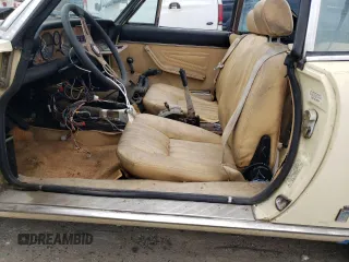 1980 FIAT 124 Spider z VIN 124CS000165091, wystawiony jako Copart lot #72478654 z przebiegiem 10 397 mil mil oraz Czysty tytuł • Clean title. Historia ofert i sprzedaży dostępna na DreamBid. Obrazek 7.
