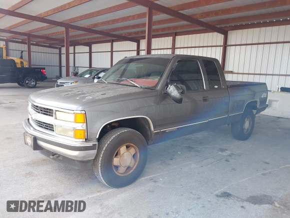 1996 Chevrolet Silverado 1500 with VIN 1GCEK19MXTE176685, listed as a IAAI auction lot 42226660 with 299,603 mi miles and . Bid and sale history available at DreamBid. Image 2.
