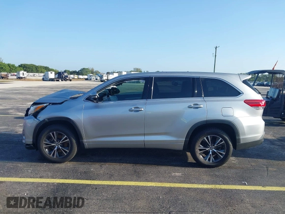2018 Toyota Highlander LE with VIN 5TDZARFH7JS040614, listed as a IAAI auction lot 41922010 with 74,473 mi miles and . Bid and sale history available at DreamBid. Image 14.