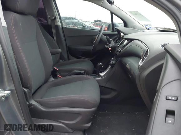 2020 Chevrolet Trax LS with VIN 3GNCJKSB2LL221800, listed as a IAAI auction lot 42196637 with 43,085 mi miles and . Bid and sale history available at DreamBid. Image 5.
