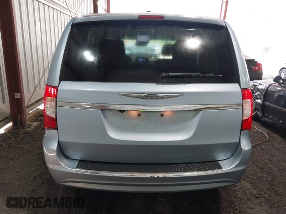 2013 Chrysler Town & Country Touring with VIN 2C4RC1BG3DR573565, listed as a IAAI auction lot 42083562 with 94,828 mi miles. Bid and sale history available at carsss.com. Image 16.