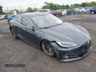 2018 Tesla Model S 75D z VIN 5YJSA1E21JF275448, wystawiony jako IAAI lot #42168527 z przebiegiem 112 651 mil mil oraz . Historia ofert i sprzedaży dostępna na DreamBid. Obrazek 1.