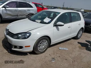 2013 Volkswagen Golf w/Conv & Sunroof z VIN WVWDB7AJ3DW137562, wystawiony jako IAAI lot #41831089 z przebiegiem 121 647 mil mil oraz . Historia ofert i sprzedaży dostępna na DreamBid. Obrazek 17.