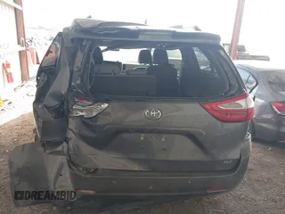 2019 Toyota Sienna XLE Auto Access Seat with VIN 5TDYZ3DC1KS986993, listed as a IAAI auction lot 40575042 with 73,581 mi miles. Bid and sale history available at carsss.com. Image 16.