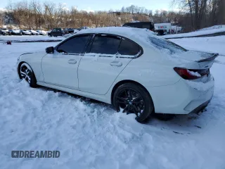 2022 BMW 3 Series M340i xDrive with VIN 3MW5U9J04N8C57069, listed as a Copart auction lot 88677765 with 0 mi miles and Salvage Title. Bid and sale history available at carsss.com. Image 2.
