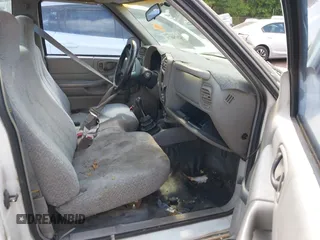 1998 Isuzu Hombre S z VIN 1GGCS1445W8651918, wystawiony jako IAAI lot #42424879 z przebiegiem Nie podano mil oraz . Historia ofert i sprzedaży dostępna na DreamBid. Obrazek 5.