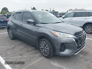 2023 Nissan Kicks SV z VIN 3N1CP5CV0PL550683, wystawiony jako IAAI lot #42536871 z przebiegiem 38 510 mil mil oraz . Historia ofert i sprzedaży dostępna na DreamBid. Obrazek 1.