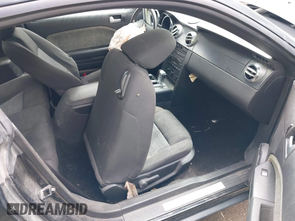 2007 Ford Mustang Deluxe with VIN 1ZVFT80N075221362, listed as a IAAI auction lot 42192106 with 110,988 mi miles and . Bid and sale history available at DreamBid. Image 5.