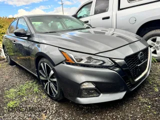 2022 Nissan Altima SR with VIN 1N4BL4CV6NN365572, listed as a Copart auction lot 76831534 with 56,656 mi miles and Salvage Title. Bid and sale history available at DreamBid. Image 2.