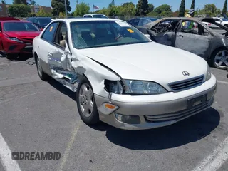 2001 Lexus ES 300 z VIN JT8BF28G410314710, wystawiony jako IAAI lot #42703301 z przebiegiem 176 450 mil mil oraz . Historia ofert i sprzedaży dostępna na DreamBid. Obrazek 1.