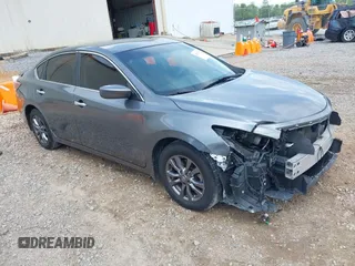 2015 Nissan Altima S z VIN 1N4AL3AP0FN911469, wystawiony jako IAAI lot #42161153 z przebiegiem 104 661 mil mil oraz . Historia ofert i sprzedaży dostępna na DreamBid. Obrazek 1.