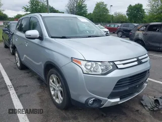 2015 Mitsubishi Outlander SE with VIN JA4AZ3A37FZ007112, listed as a IAAI auction lot 42357122 with 101,417 mi miles and . Bid and sale history available at DreamBid. Image 1.
