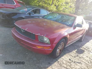 2005 Ford Mustang Deluxe with VIN 1ZVFT80N855132474, listed as a IAAI auction lot 42048955 with 199,930 mi miles. Bid and sale history available at carsss.com. Image 2.