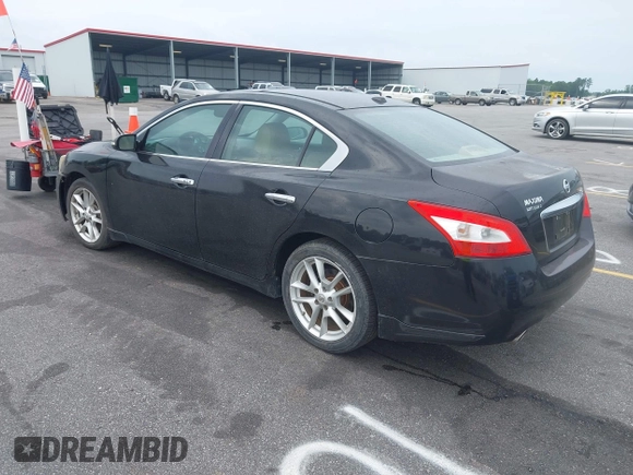2011 Nissan Maxima SV z VIN 1N4AA5AP1BC855128, wystawiony jako IAAI lot #42372161 z przebiegiem 189 514 mil mil oraz . Historia ofert i sprzedaży dostępna na DreamBid. Obrazek 3.
