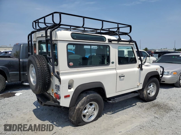 1997 Land Rover Defender with VIN SALDV3241VA126530, listed as a Copart auction lot 57291725 with Not provided miles and Clean title. Bid and sale history available at DreamBid. Image 3.