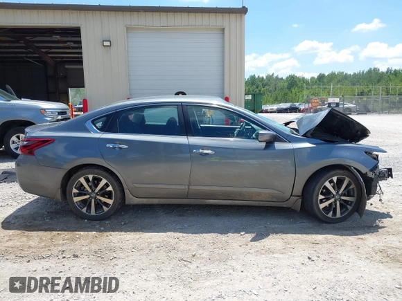 2017 Nissan Altima SV z VIN 1N4AL3AP2HC489509, wystawiony jako IAAI lot #42651575 z przebiegiem 138 361 mil mil oraz . Historia ofert i sprzedaży dostępna na DreamBid. Obrazek 13.