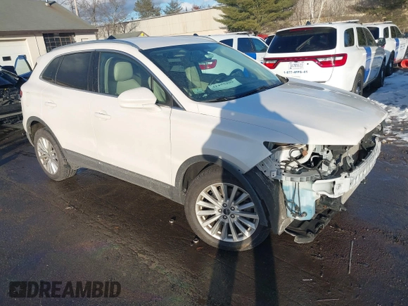 2019 Lincoln MKC Standard with VIN 5LMCJ1D91KUL26077, listed as a IAAI auction lot 41455499 with 55,782 mi miles. Bid and sale history available at carsss.com. Image 1.