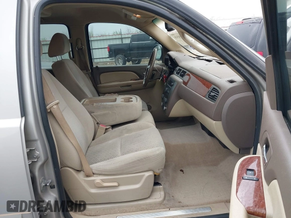 2007 GMC Yukon XL SLT with VIN 1GKFC160X7J311913, listed as a IAAI auction lot 41804518 with 188,458 mi miles. Bid and sale history available at carsss.com. Image 5.