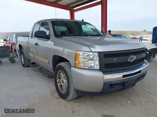 2009 Chevrolet Silverado 1500 LT with VIN 1GCEK29089Z273937, listed as a IAAI auction lot 41880478 with 144,682 mi miles. Bid and sale history available at carsss.com. Image 1.
