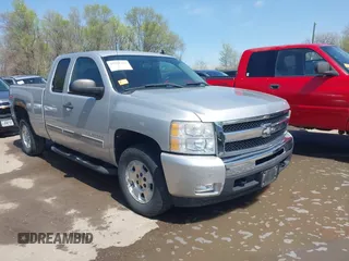 2011 Chevrolet Silverado 1500 LT with VIN 1GCRKSE39BZ388702, listed as a IAAI auction lot 41921374 with 124,322 mi miles and . Bid and sale history available at DreamBid. Image 1.