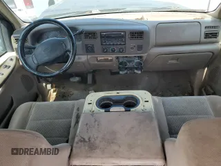 2002 Ford F-250 XL z VIN 1FTNX21F92EA00598, wystawiony jako Copart lot #58231845 z przebiegiem 178 784 mil mil oraz Szkoda całkowita • Salvage title. Historia ofert i sprzedaży dostępna na DreamBid. Obrazek 8.