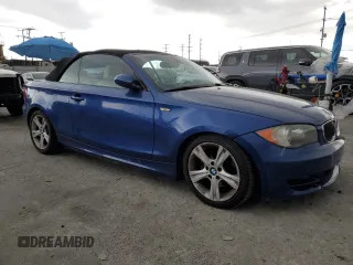 2008 BMW 1 Series 128i z VIN WBAUL73568VE88989, wystawiony jako Copart lot #52004715 z przebiegiem 78 833 mil mil oraz Szkody całkowita. Historia ofert i sprzedaży dostępna na DreamBid. Obrazek 4.