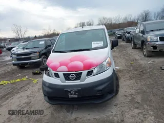 2017 Nissan NV200 S z VIN 3N6CM0KN8HK710792, wystawiony jako IAAI lot #41508625 z przebiegiem 97 277 mil mil oraz . Historia ofert i sprzedaży dostępna na DreamBid. Obrazek 13.