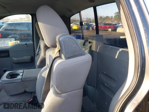 2006 Ford F-150 XL with VIN 1FTRF14W86NA10992, listed as a IAAI auction lot 41901692 with 167,300 mi miles. Bid and sale history available at carsss.com. Image 8.