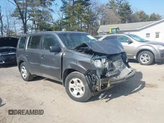 2011 Honda Pilot LX with VIN 5FNYF4H2XBB064209, listed as a IAAI auction lot 41779836 with 213,163 mi miles. Bid and sale history available at carsss.com. Image 1.