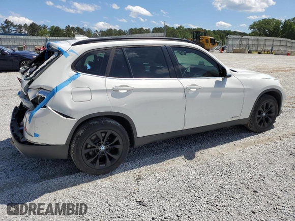 2014 BMW X1 xDrive28i z VIN WBAVL1C57EVY10873, wystawiony jako Copart lot #57914375 z przebiegiem 114 153 mil mil oraz Szkody całkowita. Historia ofert i sprzedaży dostępna na DreamBid. Obrazek 3.