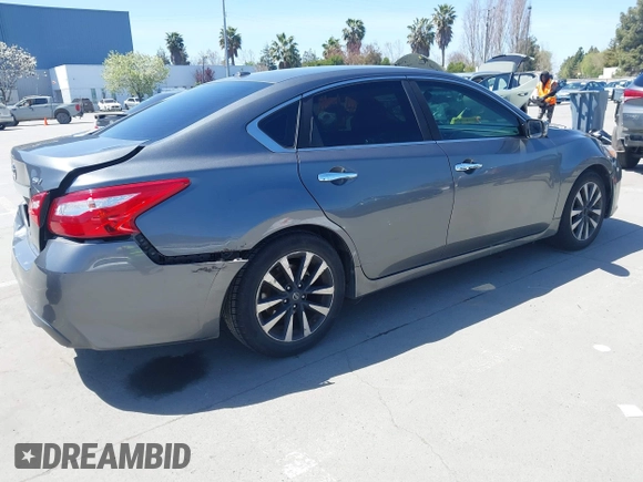 2017 Nissan Altima S z VIN 1N4AL3AP4HC271765, wystawiony jako IAAI lot #41968905 z przebiegiem 106 621 mil mil oraz . Historia ofert i sprzedaży dostępna na DreamBid. Obrazek 4.