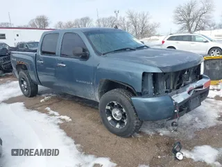 2009 Chevrolet Silverado 1500 LT with VIN 2GCEK233591134697, listed as a IAAI auction lot 41716904 with 211,681 mi miles and . Bid and sale history available at DreamBid. Image 1.