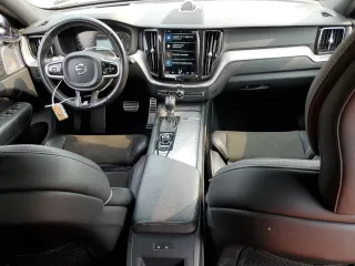 2019 Volvo XC60 R-Design z VIN LYVA22RM9KB233381, wystawiony jako Copart lot #67698424 z przebiegiem 66 835 mil mil oraz Szkoda całkowita • Salvage title. Historia ofert i sprzedaży dostępna na DreamBid. Obrazek 8.