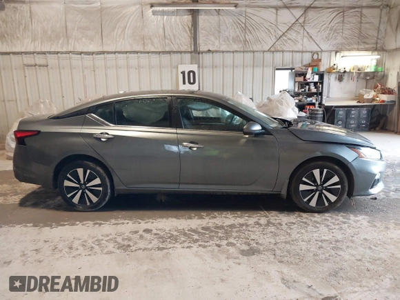 2022 Nissan Altima SV z VIN 1N4BL4DW8NN406517, wystawiony jako IAAI lot #42220335 z przebiegiem 64 680 mil mil oraz . Historia ofert i sprzedaży dostępna na DreamBid. Obrazek 13.