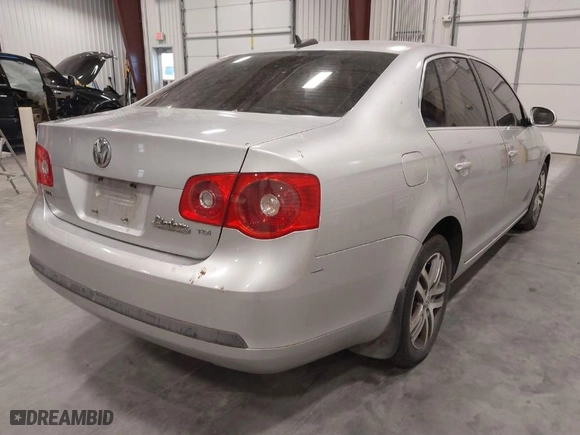 2006 Volkswagen Jetta Sedan 1.9L TDI with VIN 3VWDT71K16M771958, listed as a IAAI auction lot 41824596 with 190,035 mi miles. Bid and sale history available at carsss.com. Image 4.