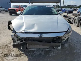 2017 Kia Cadenza Premium z VIN KNALB4J16H5092653, wystawiony jako Copart lot #47524405 z przebiegiem 133 913 mil mil oraz Szkody całkowita. Historia ofert i sprzedaży dostępna na DreamBid. Obrazek 5.