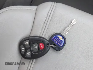 2016 Chevrolet Traverse LT z VIN 1GNKRHKDXGJ115343, wystawiony jako IAAI lot #42246084 z przebiegiem 148 021 mil mil oraz . Historia ofert i sprzedaży dostępna na DreamBid. Obrazek 11.