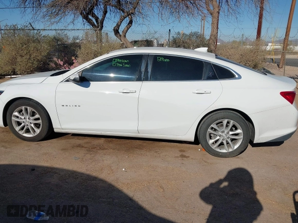 2018 Chevrolet Malibu LT z VIN 1G1ZD5ST4JF176007, wystawiony jako IAAI lot #41852261 z przebiegiem 83 591 mil mil oraz . Historia ofert i sprzedaży dostępna na DreamBid. Obrazek 14.