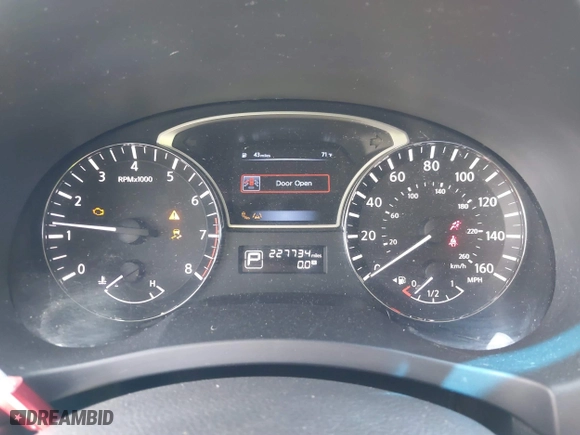 2014 Nissan Altima 2.5 SV with VIN 1N4AL3AP7EC425946, listed as a IAAI auction lot 41712045 with 227,734 mi miles. Bid and sale history available at carsss.com. Image 7.
