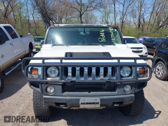 2003 Hummer H2 z VIN 5GRGN23U83H120658, wystawiony jako IAAI lot #41992183 z przebiegiem 226 207 mil mil oraz . Historia ofert i sprzedaży dostępna na DreamBid. Obrazek 12.
