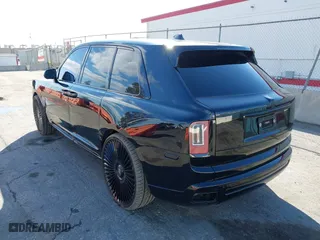 2021 Rolls-Royce Cullinan with VIN SLATV4C0XMU208037, listed as a IAAI auction lot 41402539 with 27,057 mi miles. Bid and sale history available at carsss.com. Image 3.