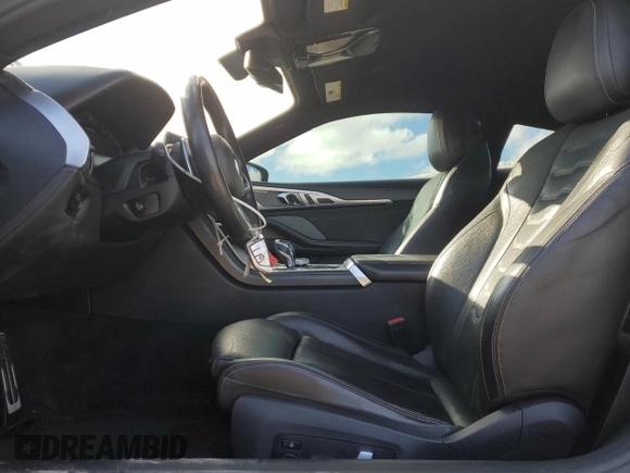 2019 BMW 8 Series M850i xDrive z VIN WBABC4C56KBU96134, wystawiony jako Copart lot #48342985 z przebiegiem 47 265 mil mil oraz Szkody całkowita. Historia ofert i sprzedaży dostępna na DreamBid. Obrazek 7.