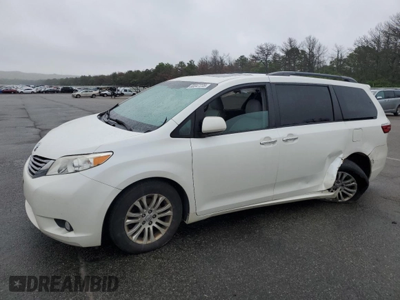 2016 Toyota Sienna XLE with VIN 5TDYK3DC8GS748036, listed as a Copart auction lot 60047235 with 147,203 mi miles and Salvage title. Bid and sale history available at DreamBid. Image 1.