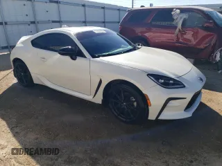 2024 Toyota 86 Premium with VIN JF1ZNBE19R8755626, listed as a Copart auction lot 45755815 with 3,792 mi miles and Clean Title. Bid and sale history available at DreamBid. Image 4.