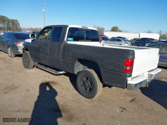 1998 Dodge Ram 1500 with VIN 3B7HF13YXWG142885, listed as a IAAI auction lot 41404805 with 252,588 mi miles. Bid and sale history available at carsss.com. Image 3.