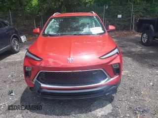 2024 Buick Encore GX Sport Touring z VIN KL4AMESL6RB105988, wystawiony jako IAAI lot #42509593 z przebiegiem 34 229 mil mil oraz . Historia ofert i sprzedaży dostępna na DreamBid. Obrazek 12.