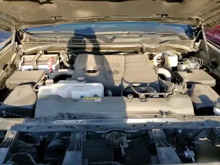 2025 Toyota Tundra SR5 z VIN 5TFWA5DB6SX266987, wystawiony jako Copart lot #69610445 z przebiegiem 13 615 mil mil oraz Szkoda całkowita • Salvage title. Historia ofert i sprzedaży dostępna na DreamBid. Obrazek 15.