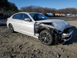2022 BMW 5 Series 530i xDrive with VIN WBA13BJ09NCL05425, listed as a Copart auction lot 46848405 with 17,683 mi miles and Salvage Title. Bid and sale history available at carsss.com. Image 4.