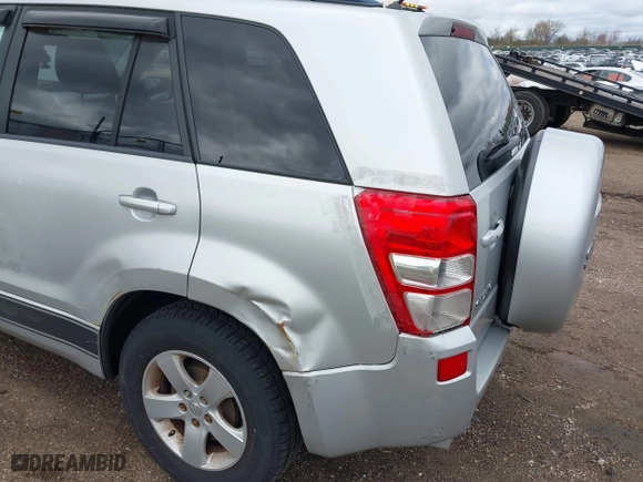 2007 Suzuki Grand Vitara XSport w/Snrf with VIN JS3TD944674201893, listed as a IAAI auction lot 42095911 with 105,512 mi miles. Bid and sale history available at carsss.com. Image 6.