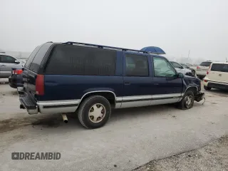 1996 Chevrolet Suburban with VIN 1GNEC16R8TJ359059, listed as a Copart auction lot 86344584 with 390,115 mi miles and Salvage Title. Bid and sale history available at carsss.com. Image 3.